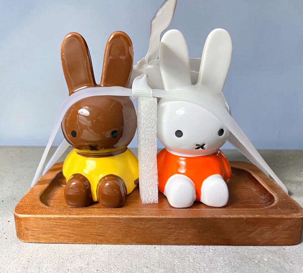 MAGENTA Miffy Bunny Salt & Pepper Shakers Set Ceramic w/ Wooden Tray Stand